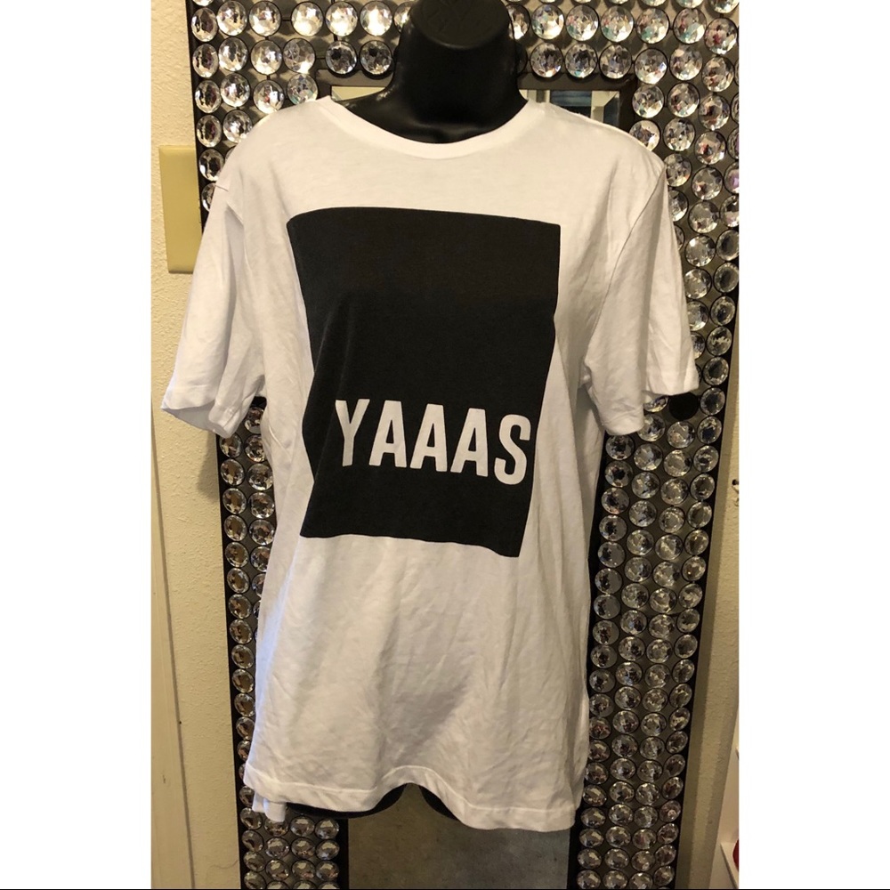 YAAAS tee
